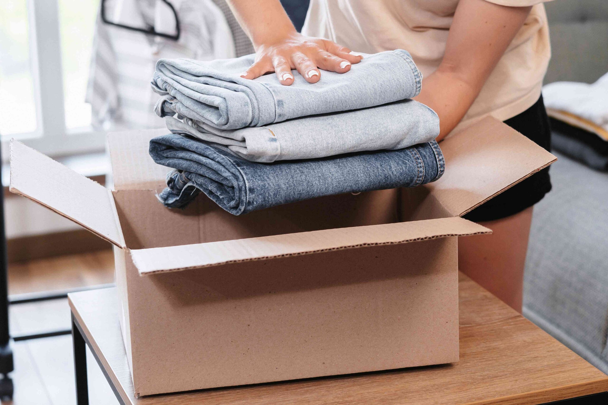 How to Pack Clothes for Moving: A Comprehensive Guide!