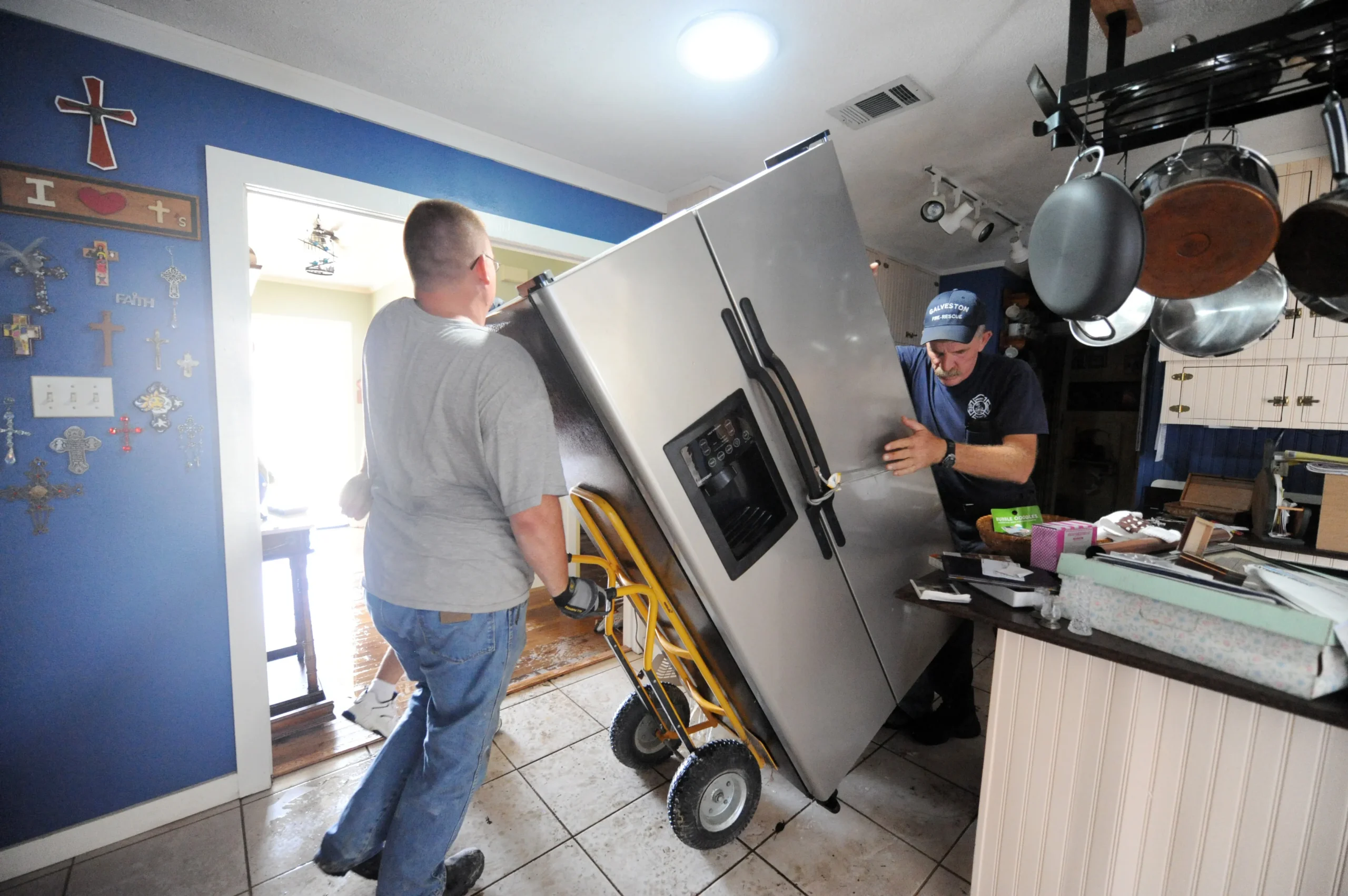 How to Move a Refrigerator Safely?